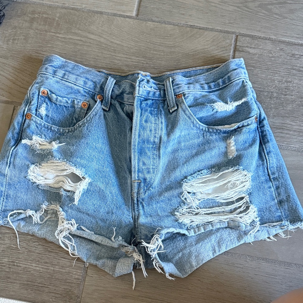Levi’s Distressed Denim Women Shorts